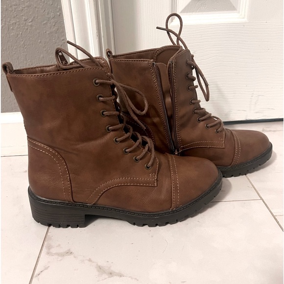 Universal Thread Shoes - Sz 8w Brown Lace-Up Ankle Boots by Universal Thread